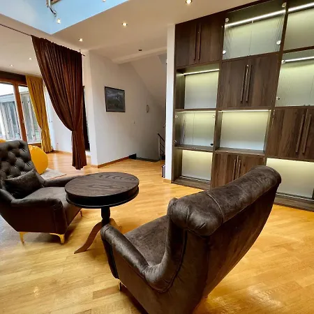 Lucis Villa