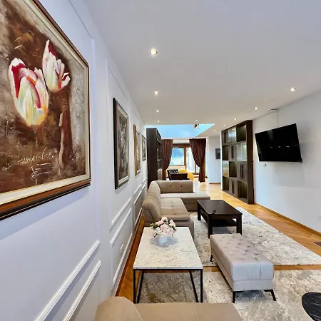 Villa Lucis